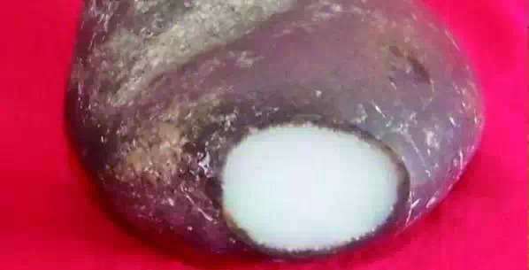 漲知識，玉也能騙人！照玉手電筒照出真相